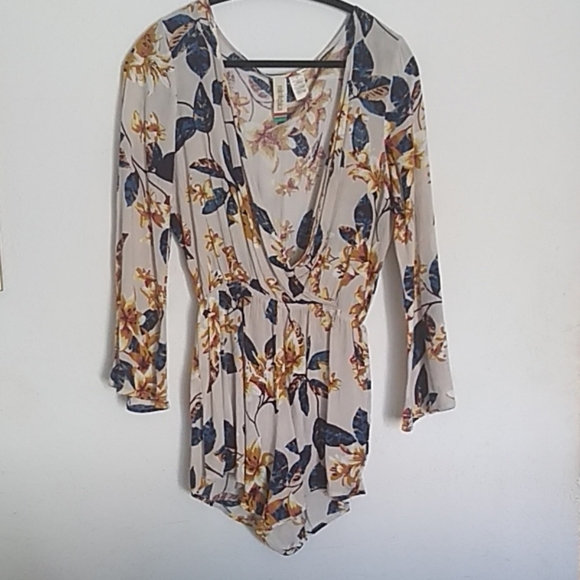 Romper - Picture 1 of 1